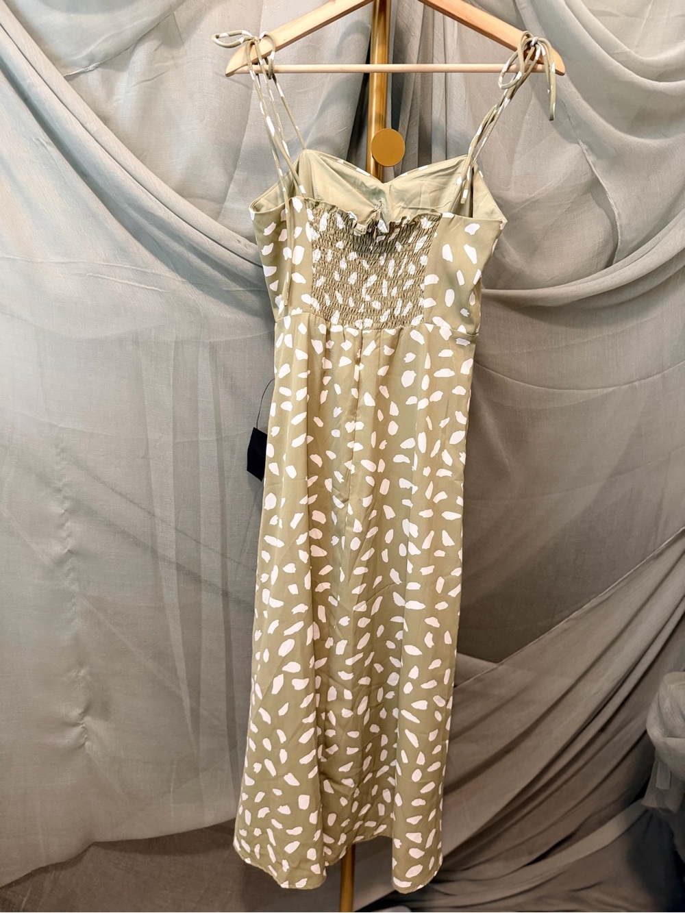 Lulu’s Tie-Strap Midi Dress in Sage with White Leaf Print - Picture 3 of 5